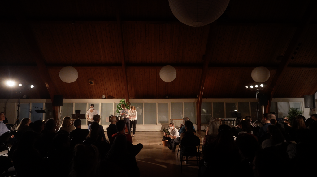Angela Blumberg, Nikki Joshi, Markéta Ornova, and Jonny Smith perform "Vox Interior" (2022) by Quinn Jacobs